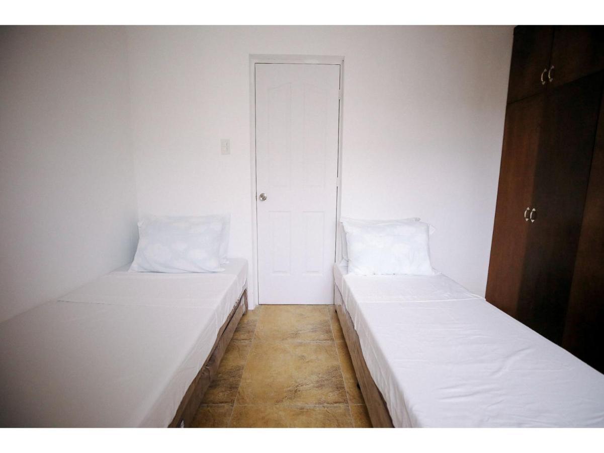 Oyo 789 Abn Residences Bacolod Bagian luar foto